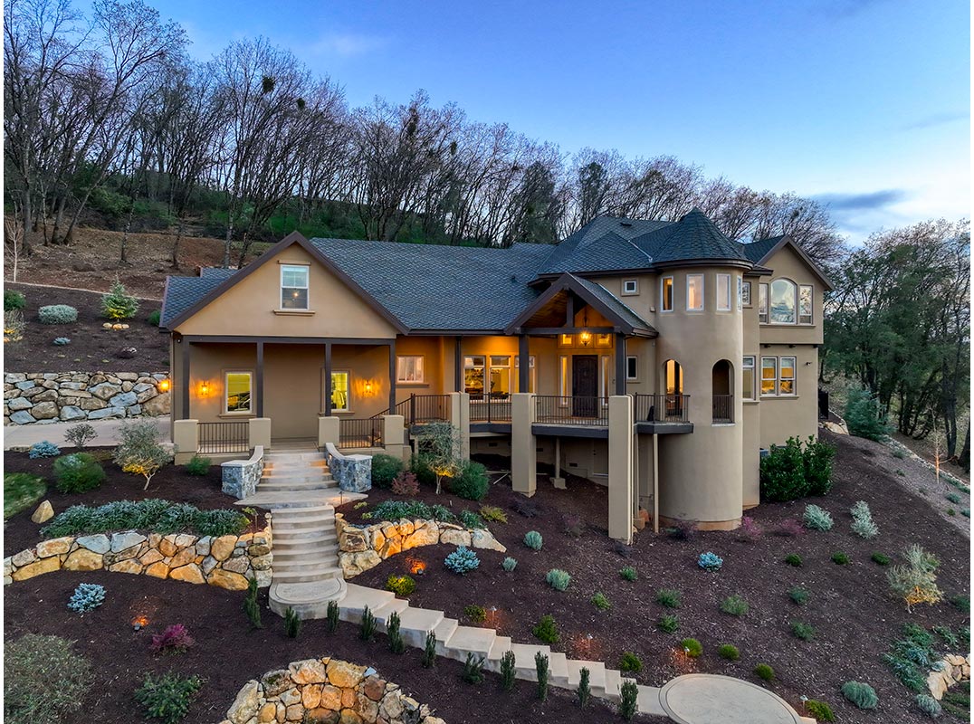 Modern Mountain Retreat 
