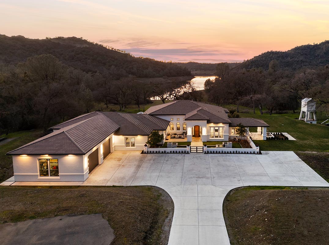 Waterfront Luxury Retreat