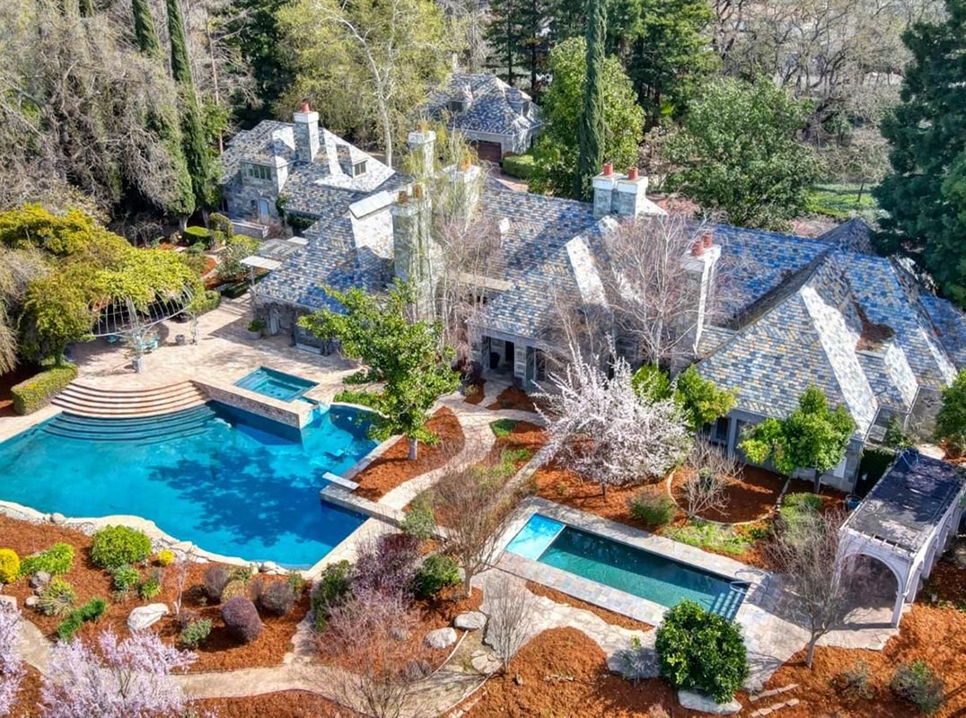 Grand American River Estate