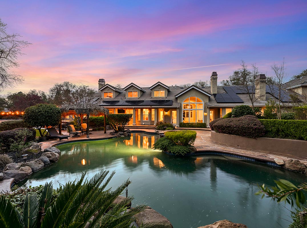 Remarkable Lakefront Estate