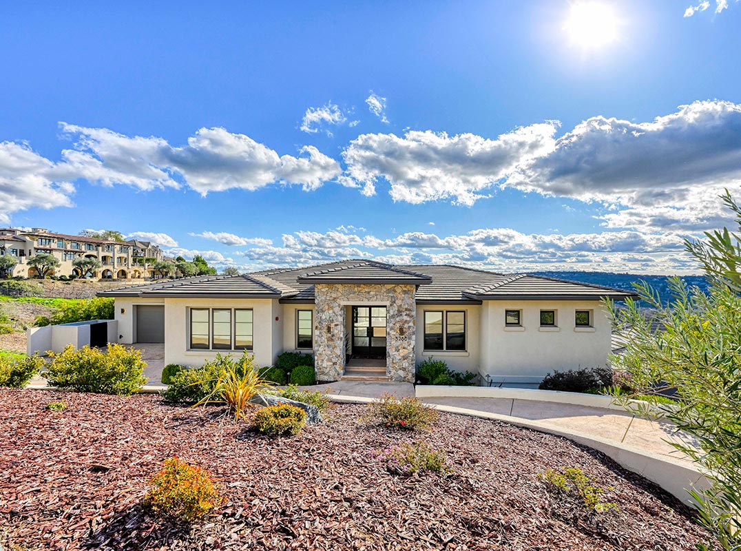 Experience The Pinnacle Of Modern Luxury