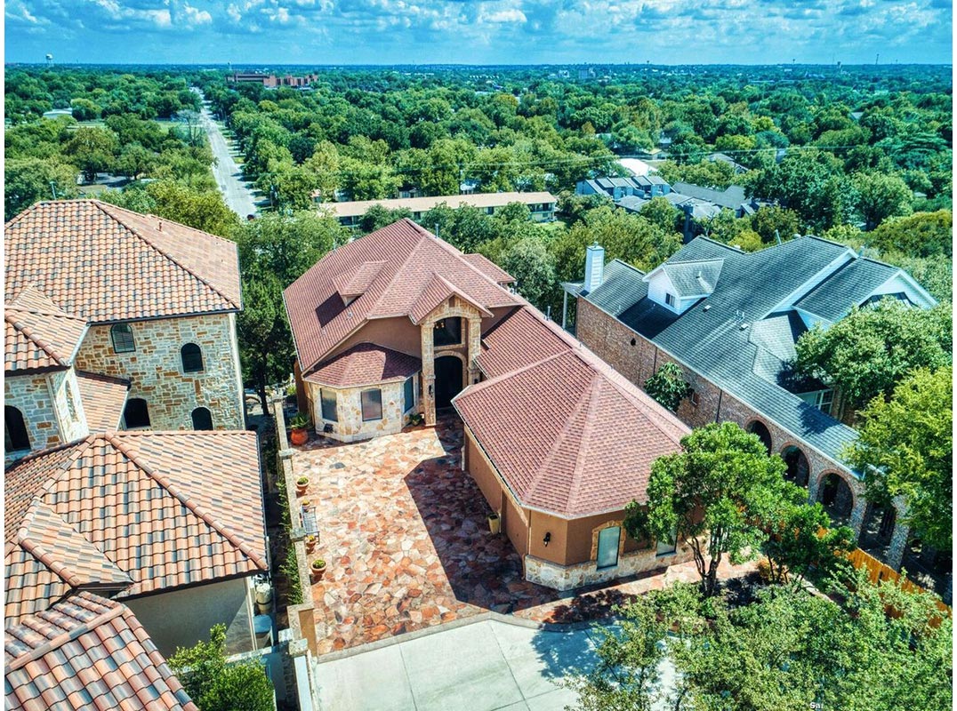 Gorgeous Tuscan Inspired River Villa