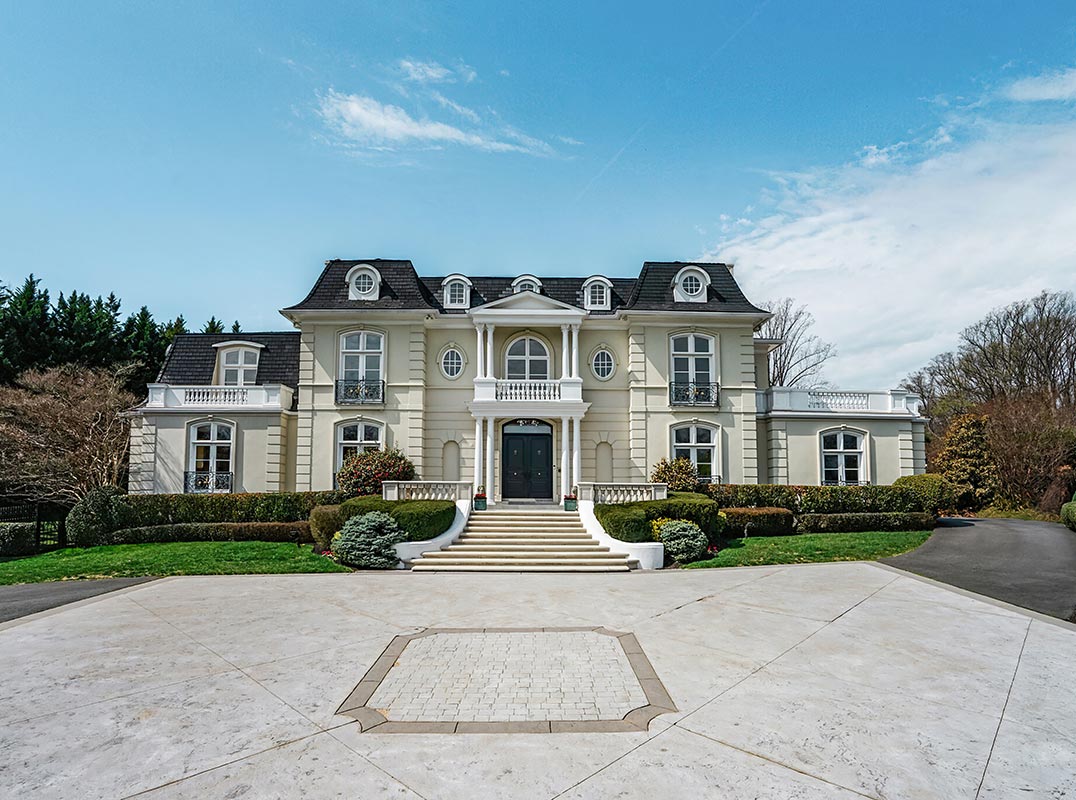 Seamlessly Blending Old-World Grandeur with Modern Luxury 