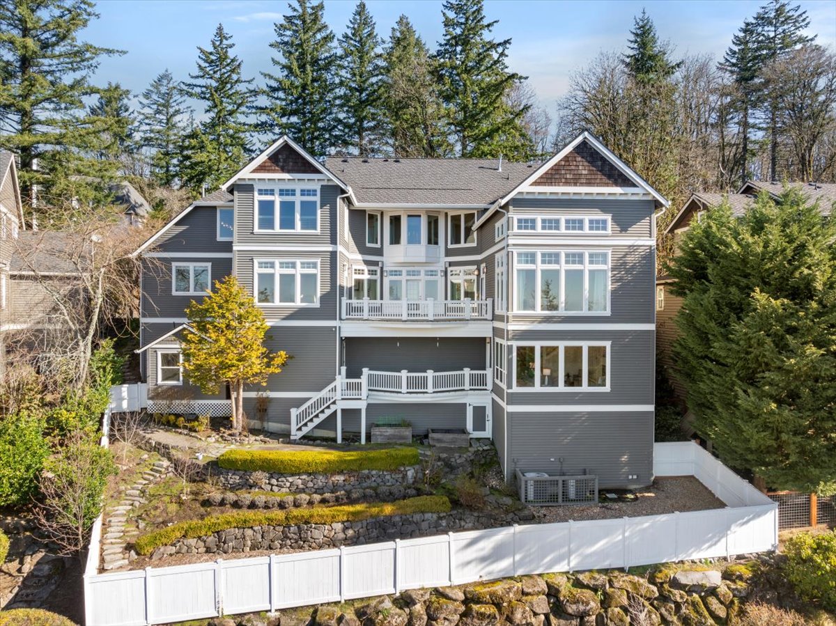 Showcase Forest Heights view estate
