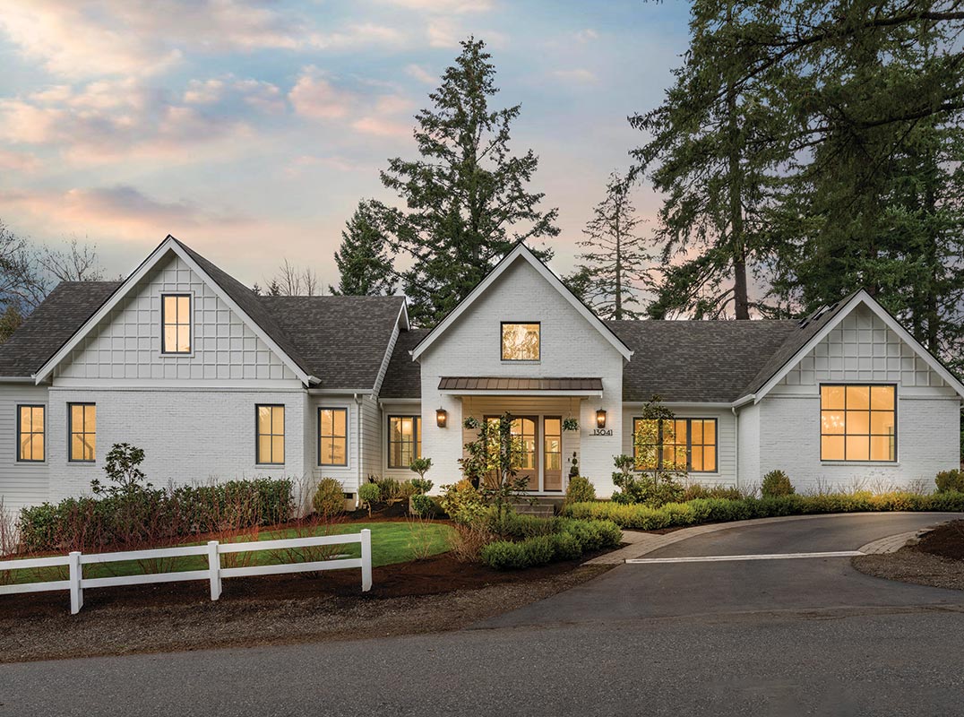 STUNNING SOPHISTICATED LUXURY LIVING