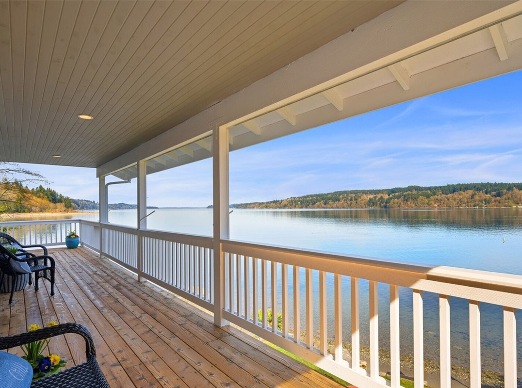 Enchanting Low-Bank Waterfront
