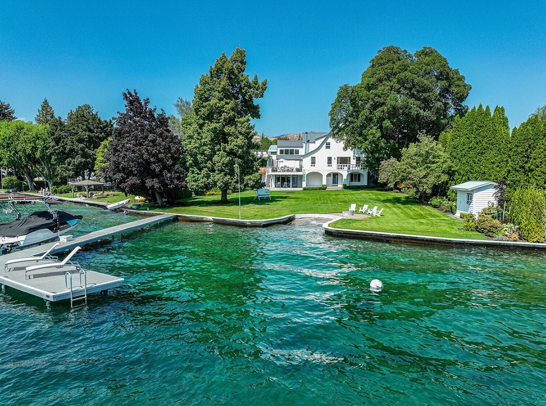 Iconic North Shore Residence