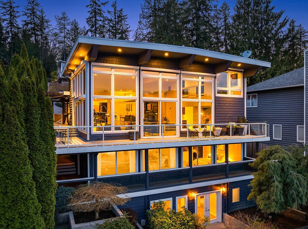 Spectacular Lake Sammamish View Home