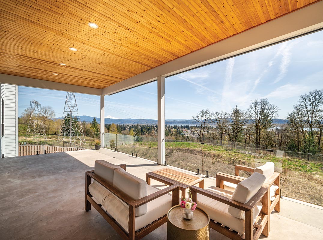 EXQUISITE LUXURY WITH RIVER VIEWS