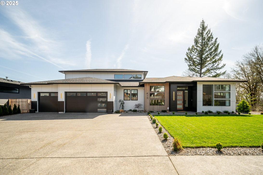 EXQUISITE LUXURY WITH RIVER VIEWS