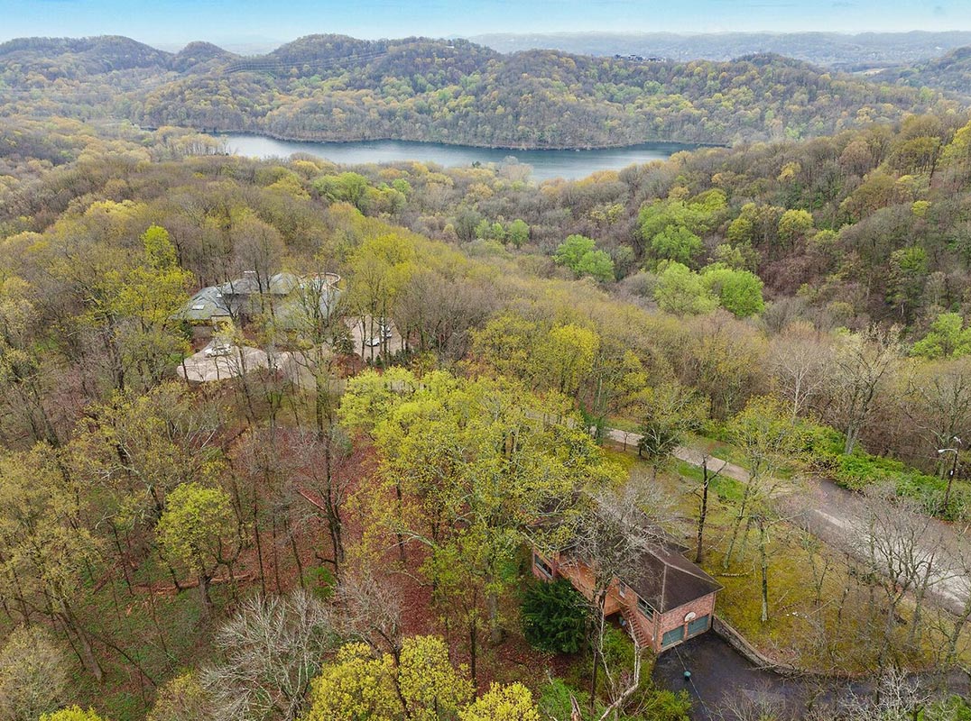Renovation Ready Lake-Style Ranch