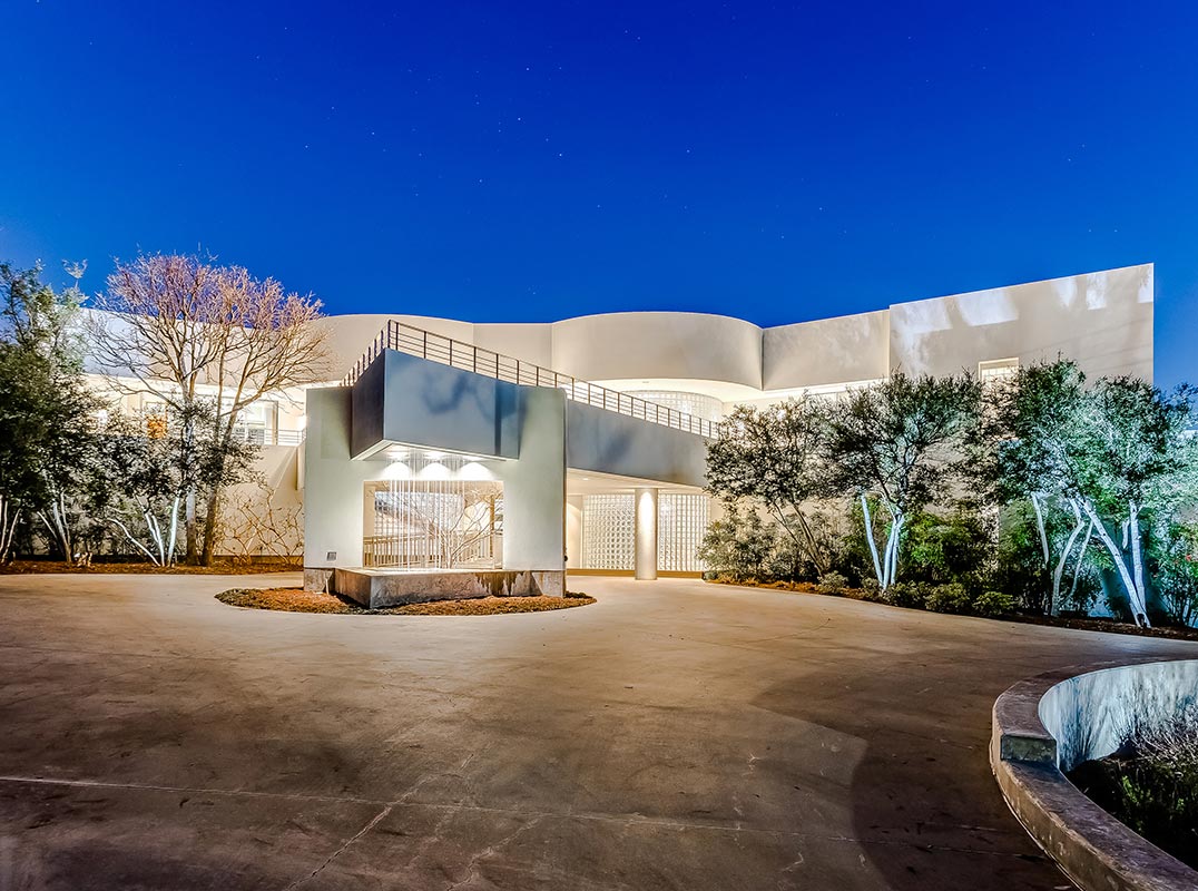 The Estates At Tour 18  -- Sleek Sophistication Meets Exceptional Comfort