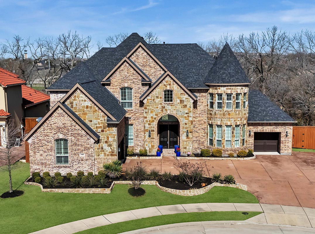 Custom-Designed Toll Brothers Home On A Wooded Cul-De-Sac