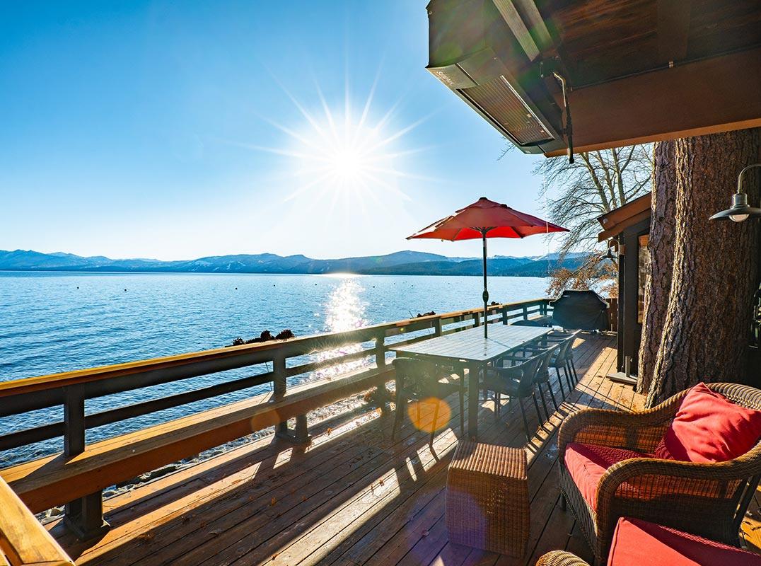 A Turnkey Lakefront Retreat in Dollar Poin