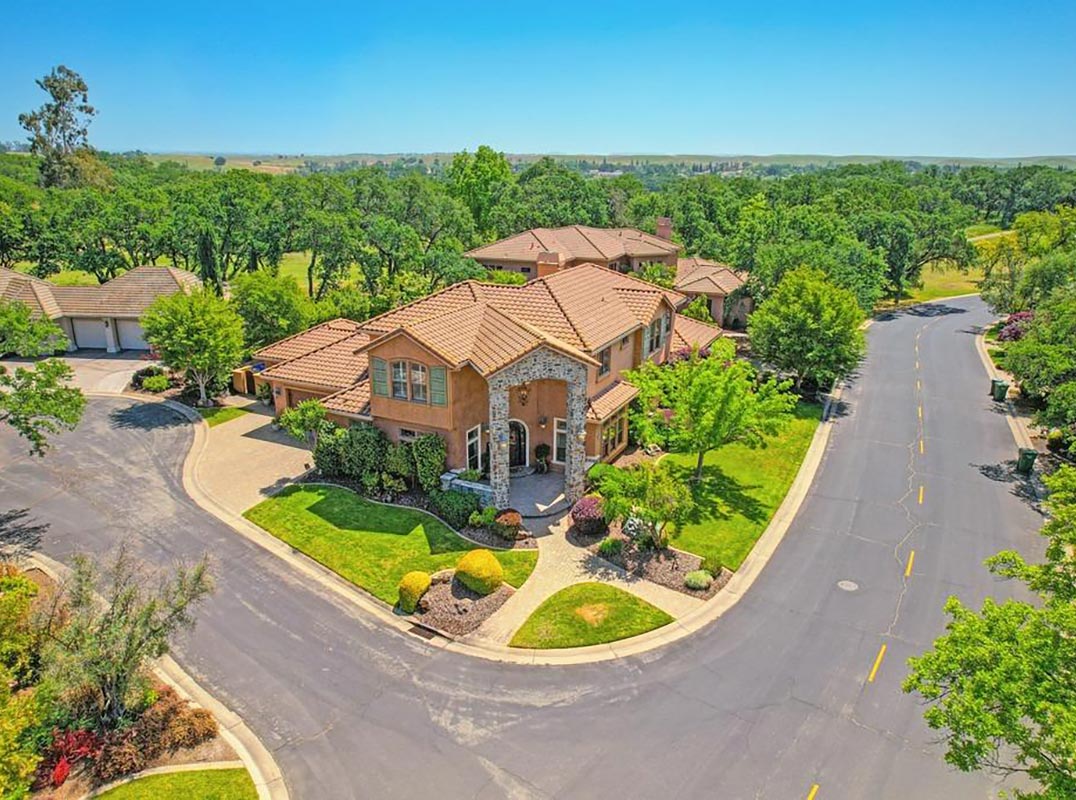 Sensational Custom Estate Located In The Highly Desirable Rancho Murieta