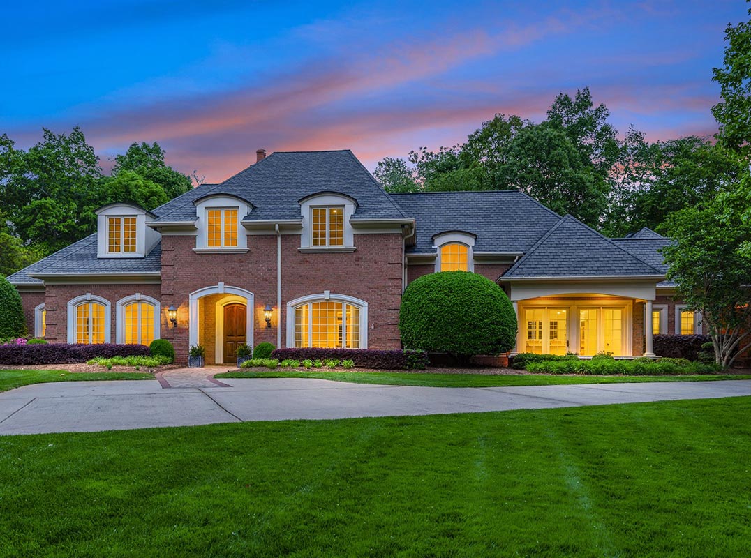 Timeless Classic in Premier Challis Farm! 