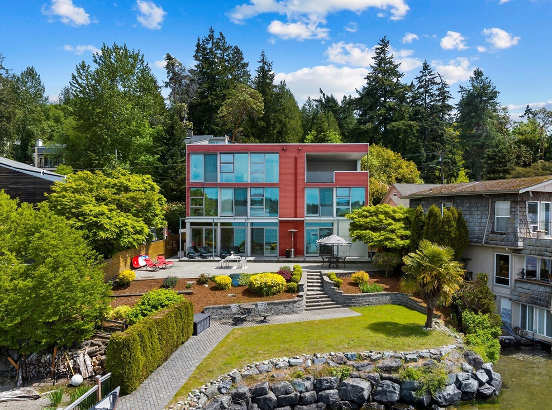 West-Facing Lake Washington Contemporary