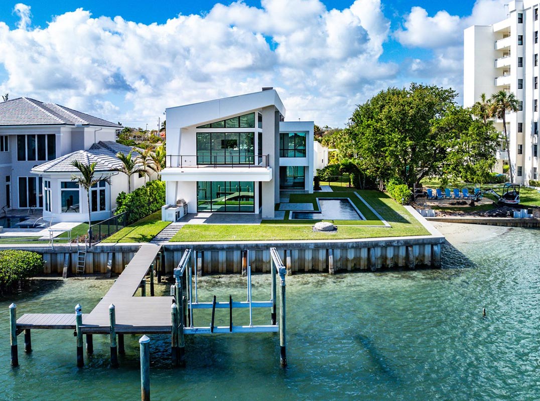 Breathtaking Modern Estate with Stunning Bue-water Views