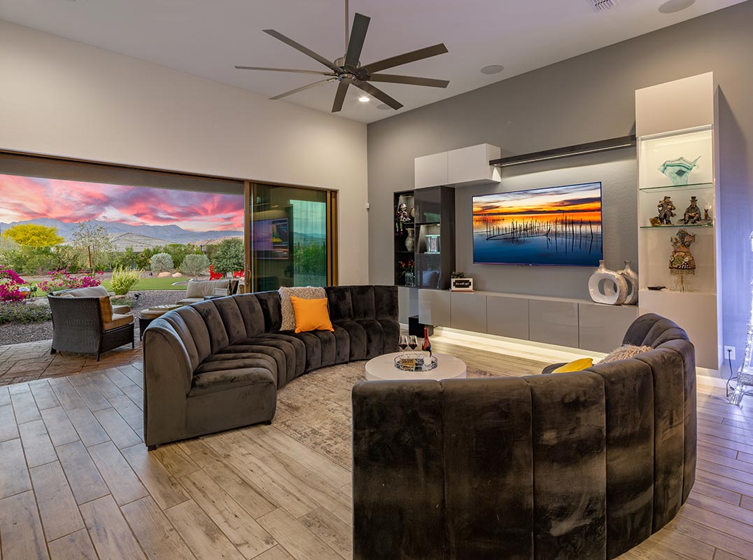 Contemporary In Trilogy At Verde River
