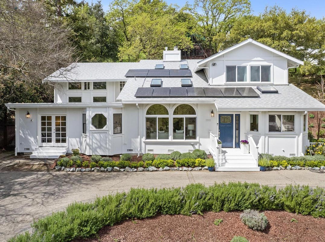 Spacious and Stylish Lafayette Home