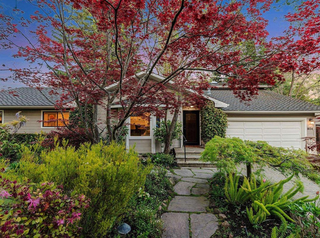 Expansive Private Oasis In The Heart Of Reliez Valley