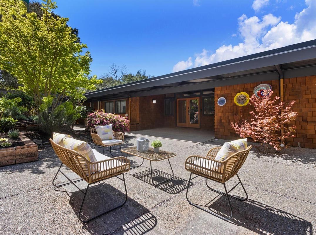 Stunning Mid-Century Modern Estate