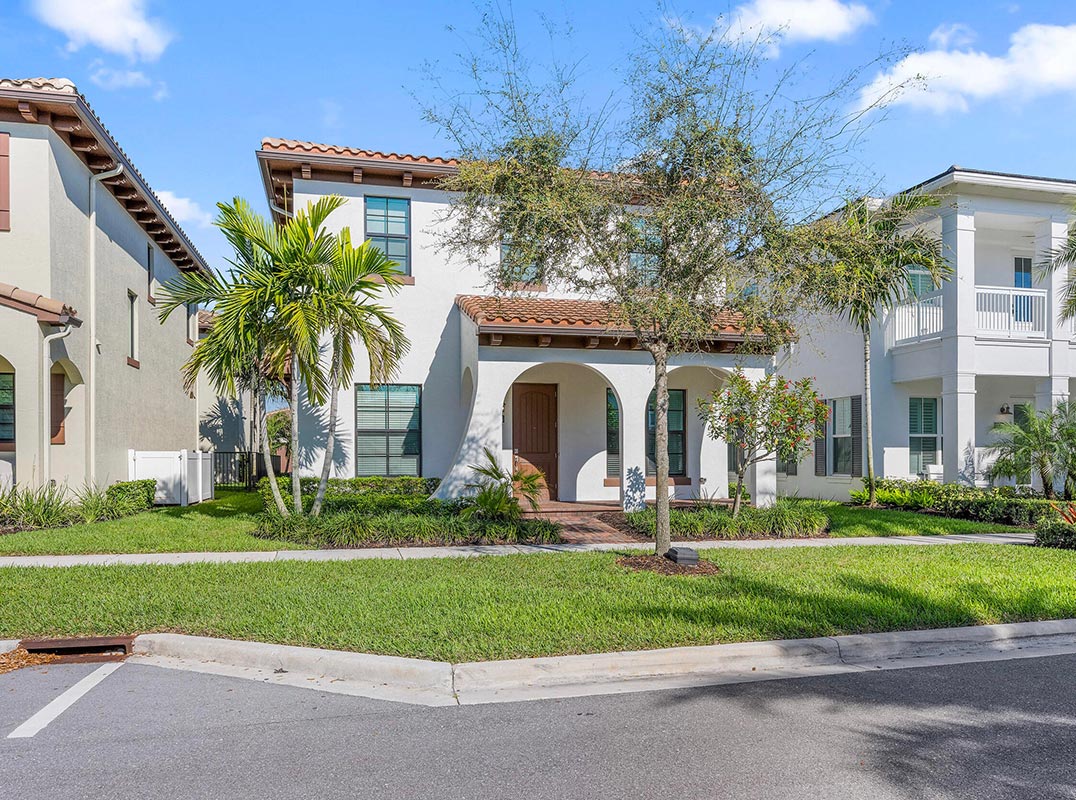 Stunning Model in the Community of Alton