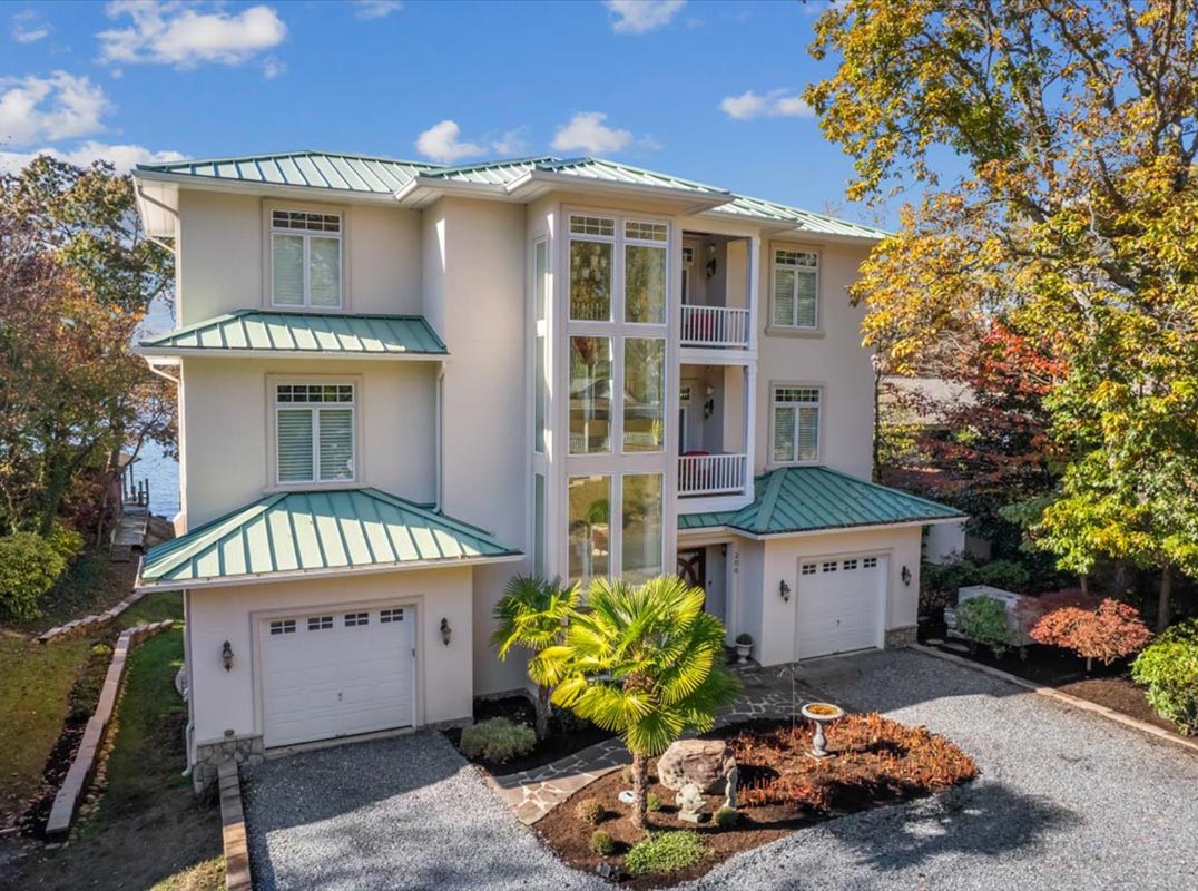 Luxurious Waterfront Minutes from Solomons Island
