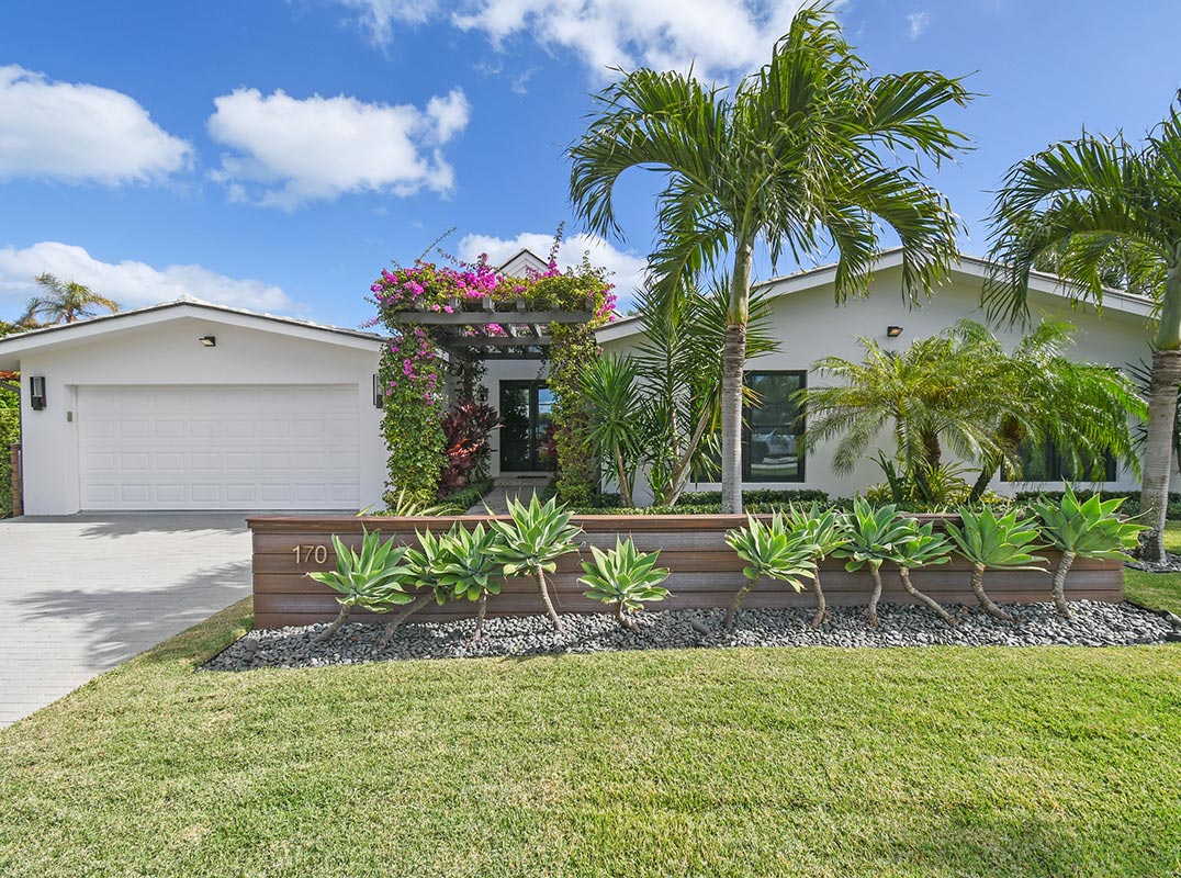 Tropical Oasis in Jupiter Inlet Colony