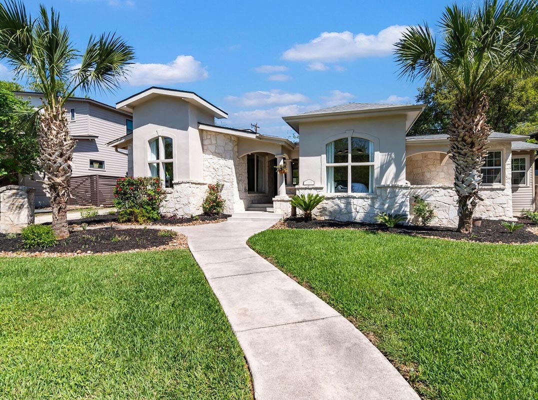 ​​Pristine And Updated One Story Home In Terrell Hills. 