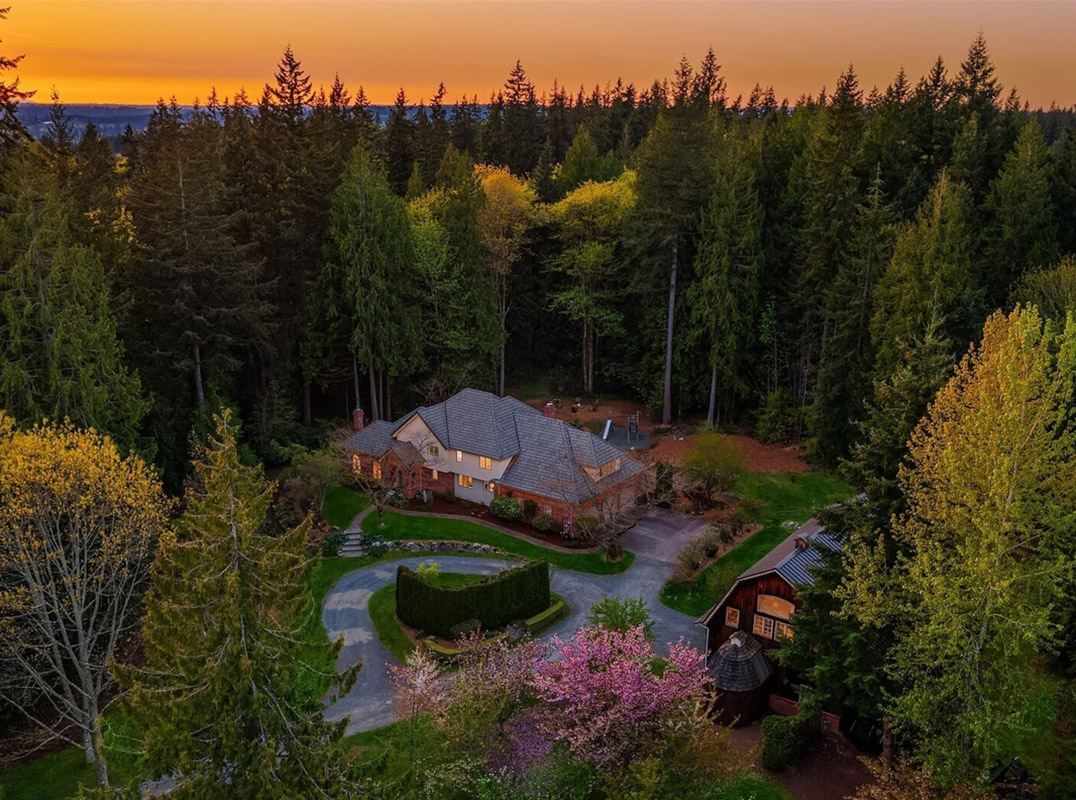 Bucolic Charm Meets Traditional Elegance
