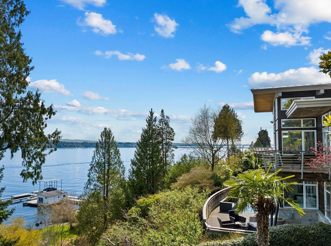 Exceptional Laurelhurst Waterfront