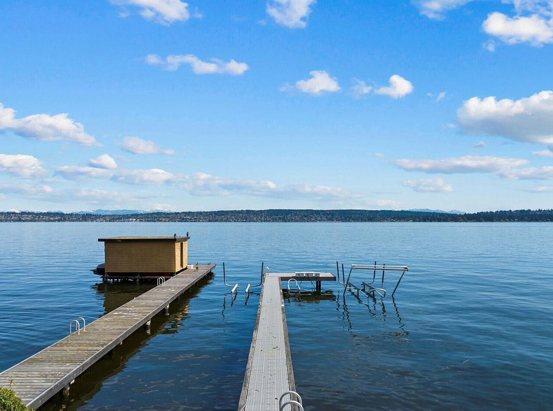 Exceptional Laurelhurst Waterfront