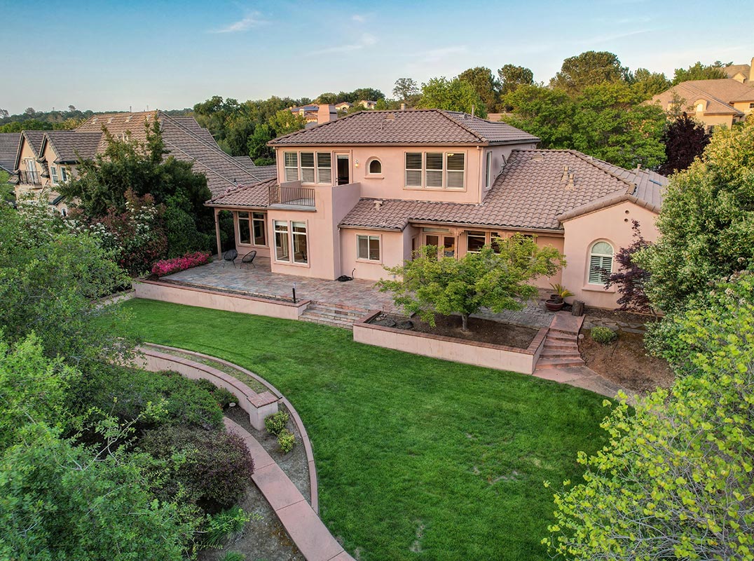Newly Listed on the Golf Course!