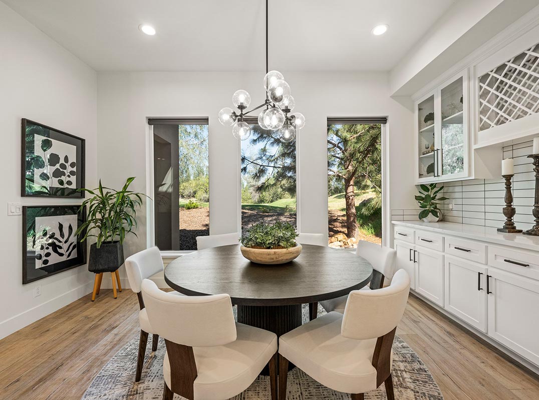 Close to Golf & HOA Clubhouses