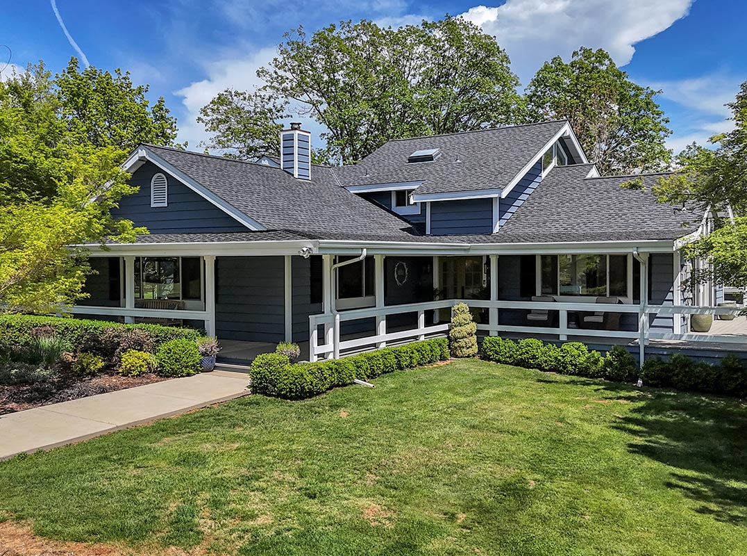 Farmhouse on Rare 20-acre Parcel