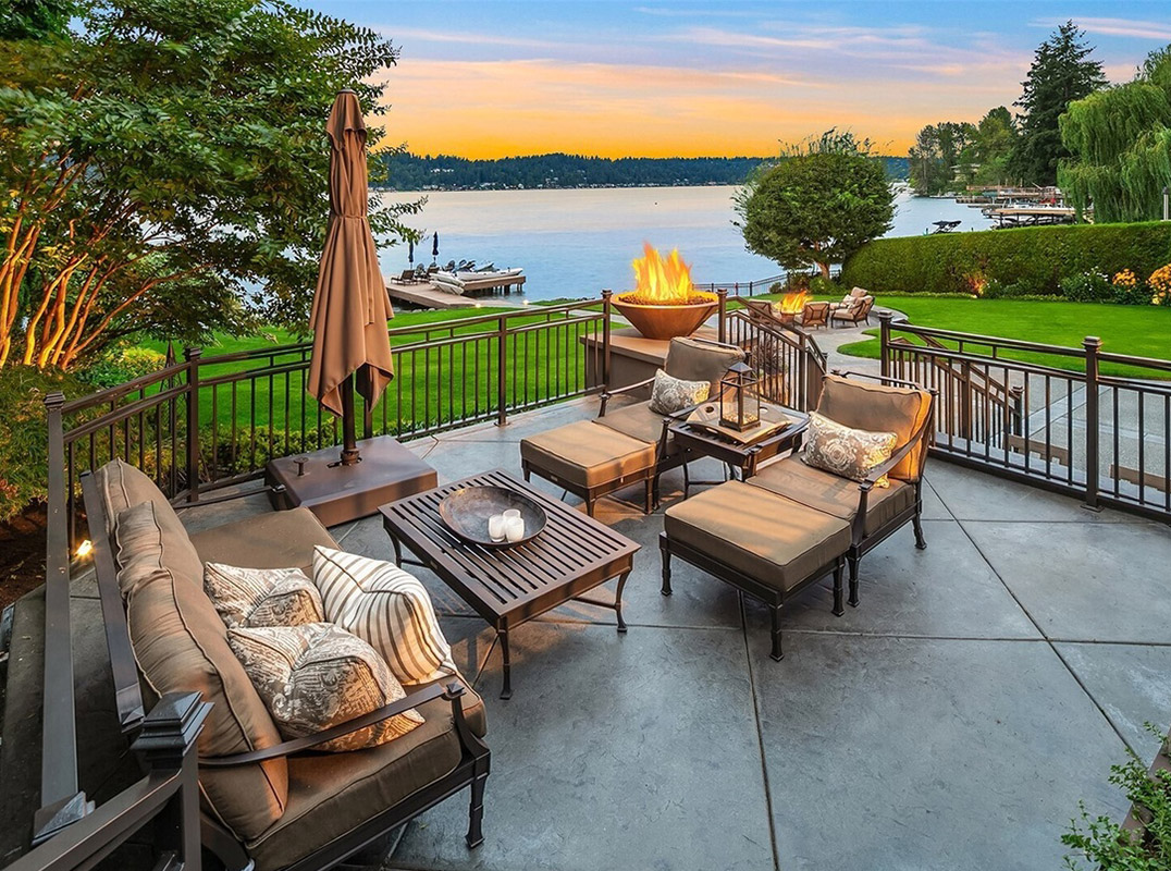 Exceptional Waterfront Oasis