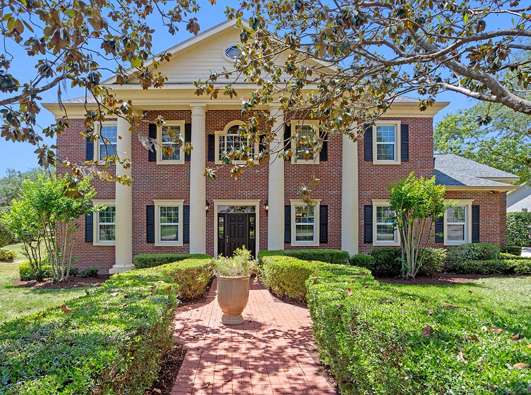 Generous, Private Corner Lot in Fish Hawk Trails