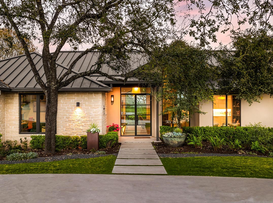 Modern Estate in Rob Roy