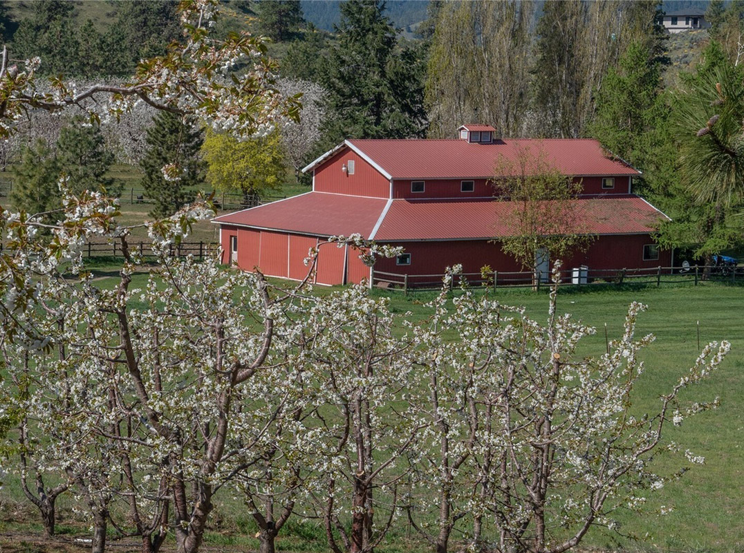 Exceptional 74.5 Acre Estate