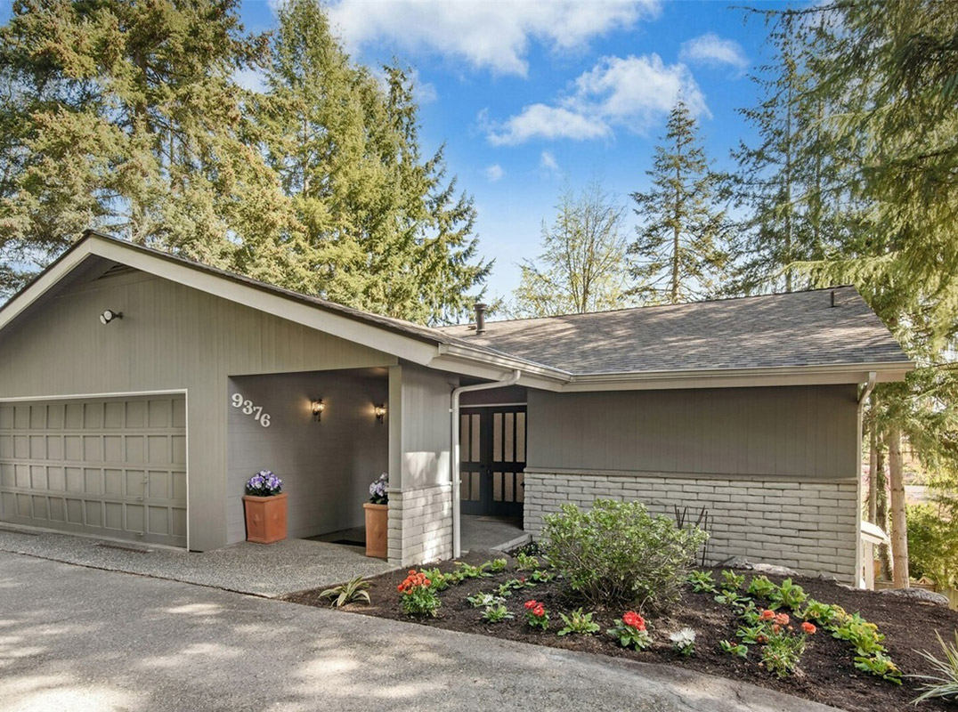 Centrally Located Mercer Island Home