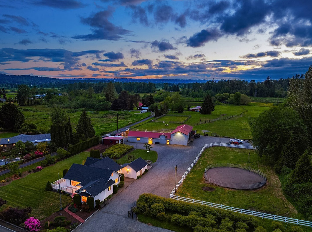 Charming Equestrian Farmhouse