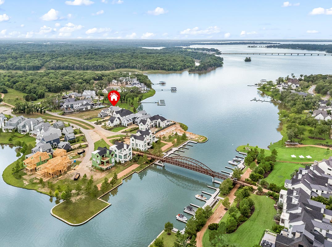 Stunning Lakefront Retreat In The Exclusive Long Cove