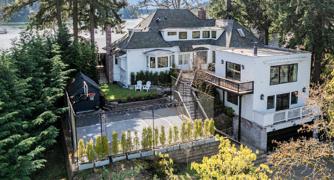 Lakefront Luxury on Coveted Northshore
