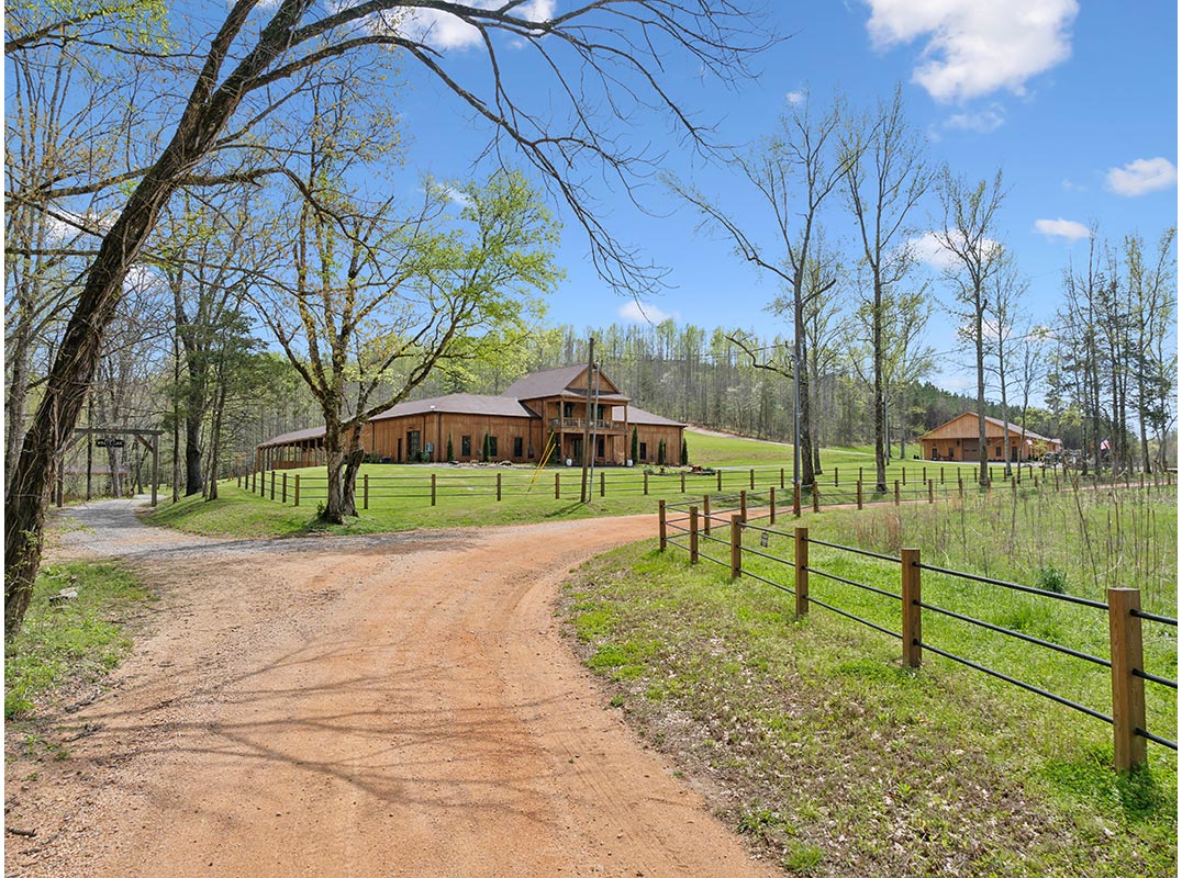 WHITE OAK FALLS: Where Wilderness Meets Uncompromising Luxury