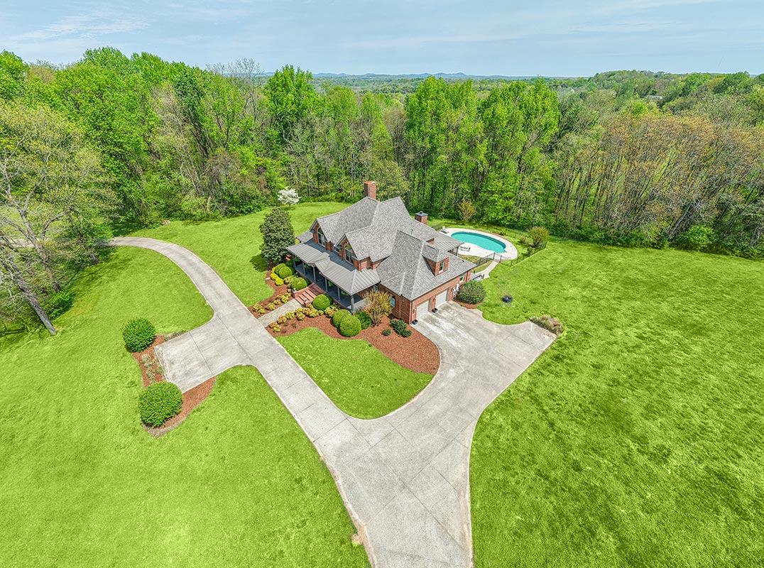 OVERALL CREEK FARMS Scenic Private Estates Designed for Peaceful Country Living