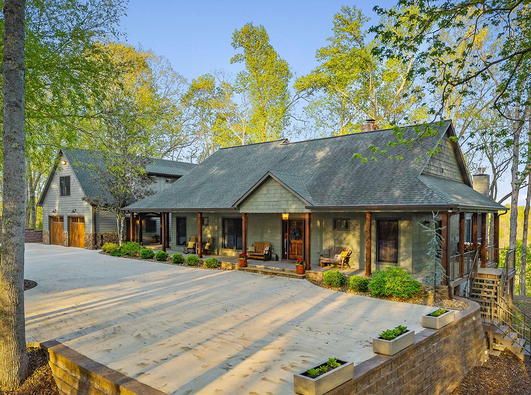 Pinnacle of Luxury Waterfront Living