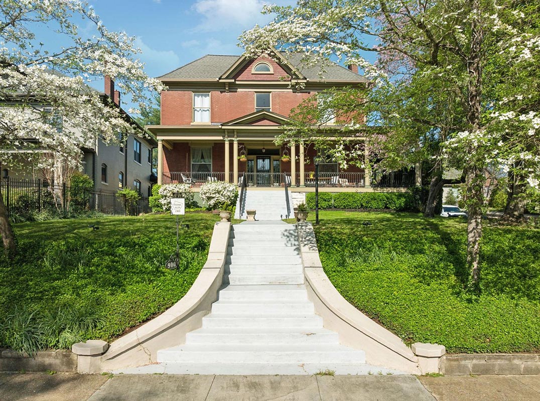 Historic Home built in 1909 located in Downtown Columbia