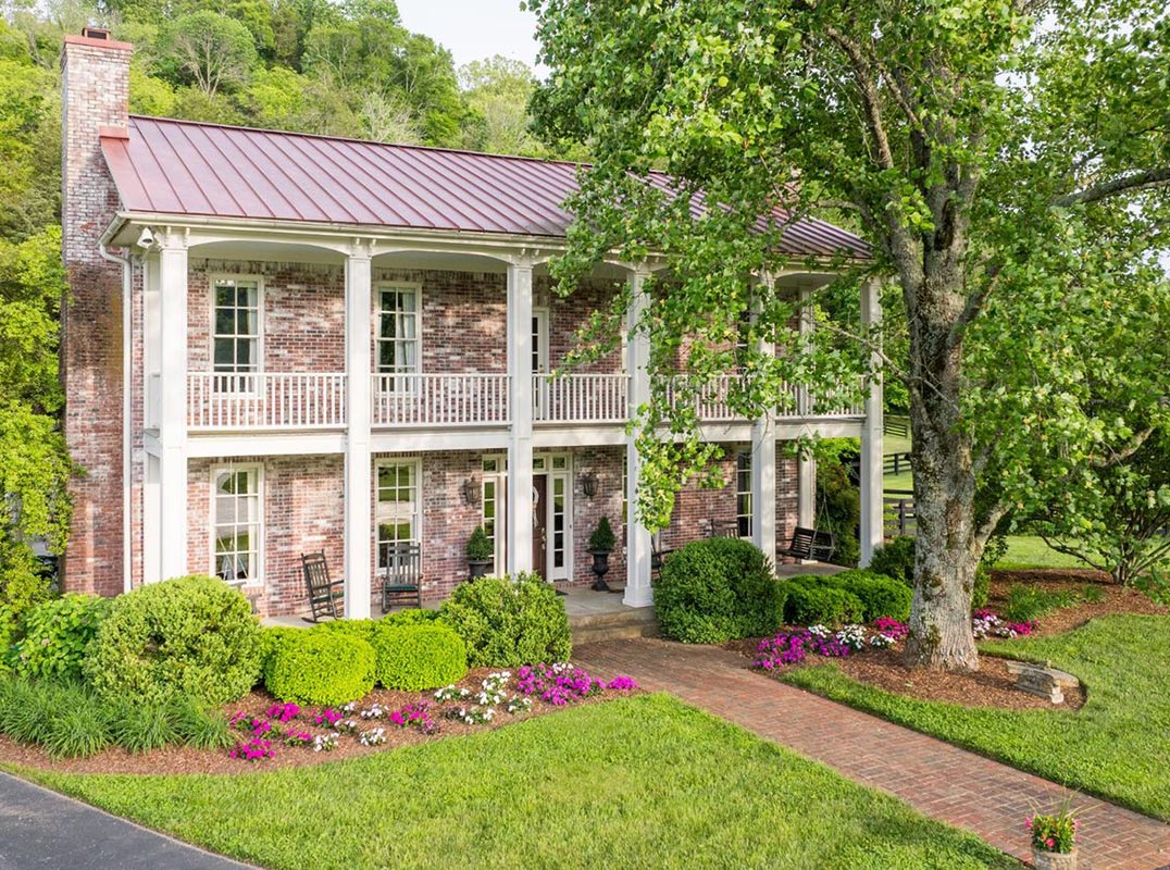 Quintessential Tennessee Farmstead!