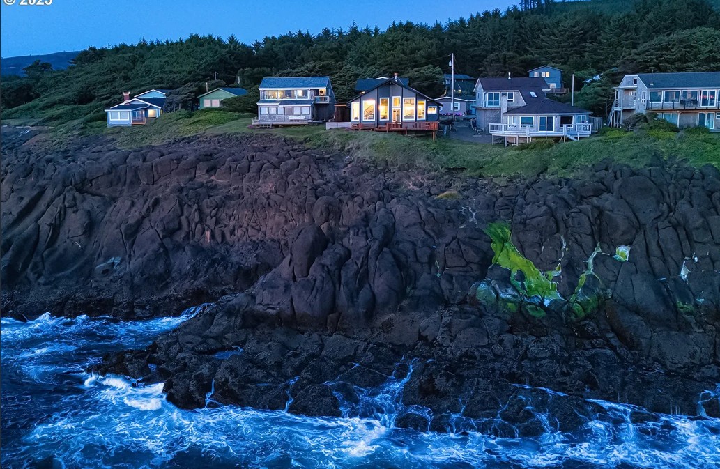 STUNNING OCEANFRONT HOME